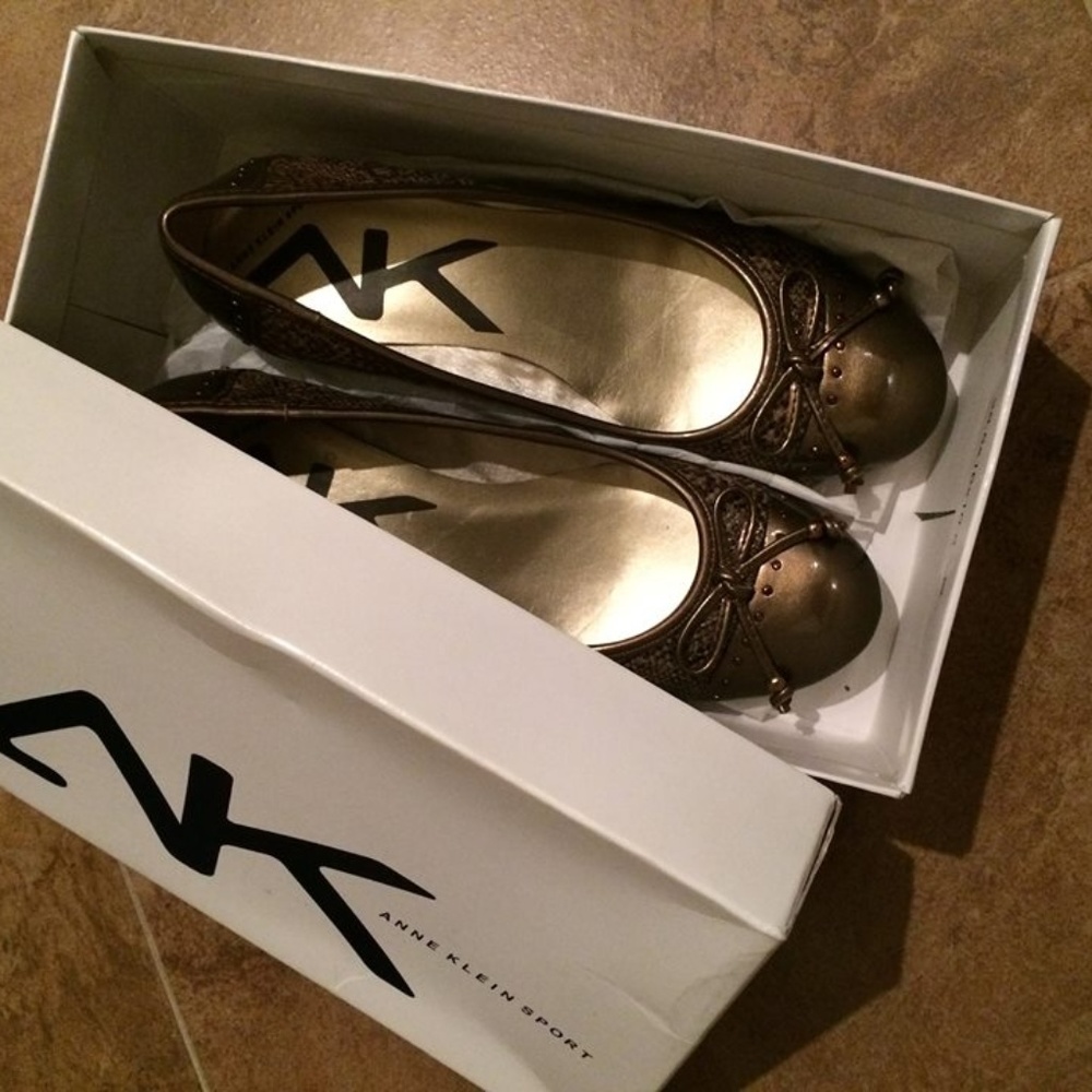 Anne Klein Sport Gold Wedge- US 8- New